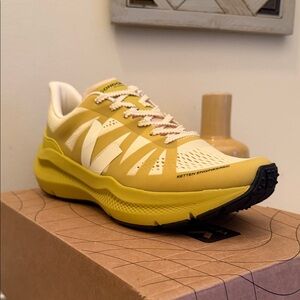 NIB VEJA Running Condor 3 Advanced Sun Liquor Size W/11 or M/8.5